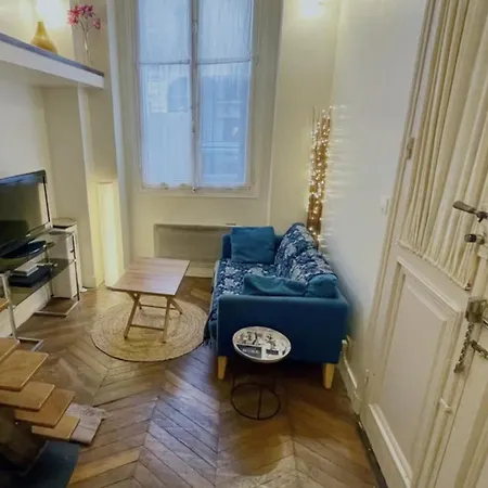 Notre-dame Apartment